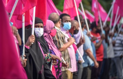 ފޯރިއެއް ނެތް ކެމްޕެއިންގެ ފަހު ތަޅާލުންގަނޑު ގަދަ!