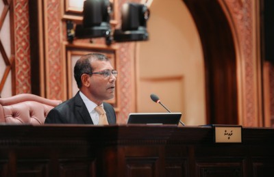 ރާއްޖޭގެ ސިޔާސީ މިސްރާބު ހުރީ ރަށްވެހި ފަތިހަކާ ދިމާލަށް: ނަޝީދު