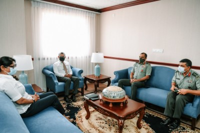 ރައީސް ނަޝީދު، މިނިސްޓަރު މާރިޔާއާ ސިފައިންގެ ވެރިންނާ ބައްދަލު ކުރައްވައިފި
