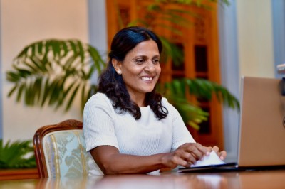 ނަފްސާނީ ބަލި މީހެއްކަން ހާމަވެދާނެތީ ފަރުވާކުރަން މީހުން ބިރުގަނޭ: ފަސްޓްލޭޑީ