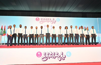 އެމްޑީޕީގެ 12 މެމްބަރަކު ޕީއެންސީއާ ގުޅިވަޑައިގެންފި