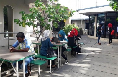 ވިލާ ކޮލެޖްގެ ސްޓާފް އެކްސެލެންސް އެވޯޑް ފަސް ފަރާތަކަށް ދީފި