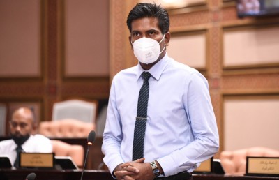 ވެންޓިލޭޓަރު މައްސަލާގައި އަމީން އެކަނި އިސްތިއުފާ ދިނުމަކުން ނުފުދޭ: ފަޒުލް