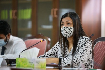 ފްލައިން ސްކޫލްގެ މައްސަލައިގައި ރޮޒައިނާގެ ރުޅިގަނޑު ފަޅައިގެންގޮސްފި