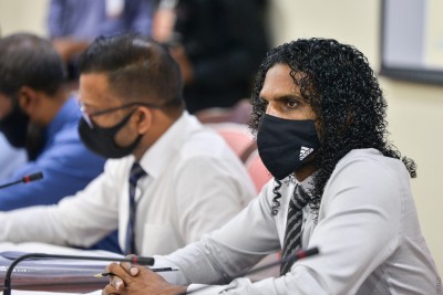 ޔައުގޫބަށް މަޖިލީހަށް ހާޒިރުނުވެވޭ ގޮތަށް ވަގުތީ އަމުރެއް ނެރެނުދިން