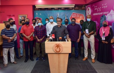 ނިޒާމީ ބަހުސްގައި އިދިކޮޅުގެ ސްޓޭންޑް ނޭނގި ހިމޭނުން!