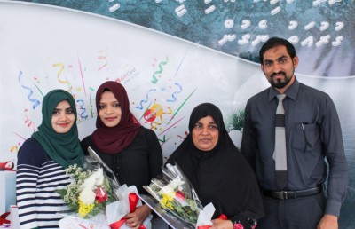 ޓީ ޖެޓީން ރޯދަ ވީއްލައިގެން އުމްރާ ދަތުރެއް ލިބޭ ޕްރޮމޯޝަނެއް