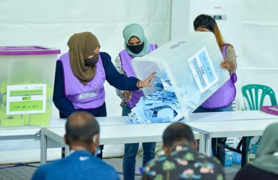 ވެރިކަމުގެ ނިޒާމު ބަދަލުކުރުން: ބޮޑު ނިންމުމަކަށް ދާން ތައްޔާރުތަ؟
