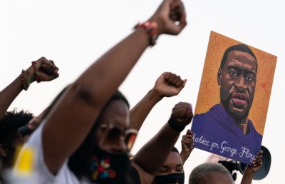 ފްލޮއިޑު މަރާލި ފުލުސް މީހާގެ މައްޗަށް ކުށް ސާބިތުވެއްޖެ