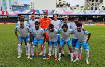 އަޑޭގެ ހިއްސާއާ އެކު އޭނާގެ ލެގޫންސް ދެވަނަ ޑިވިޝަން ފެށީ  މޮޅަކުން