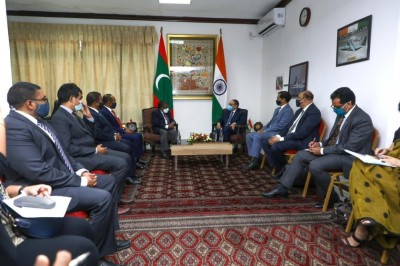 އިންޑިއާގެ ފޮރިން ސެކެޓްރީ އިދިކޮޅު ބޭފުޅުންނާ ބައްދަލުކުރައްވައިފި