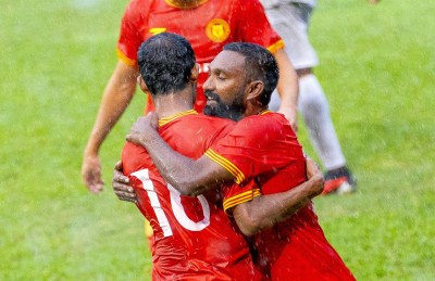 އުމެއިރުގެ ހެޓްރިކާ އެކު ލޮރެންޒޯ އަށް ބޮޑު ބައްޔެއް