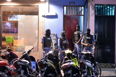 ރާއްޖޭގައި ހިންގަން އުޅުނު ޓެރަރިޒަމްގެ އަމަލެއް ހުއްޓުވައި، ބަޔަކު ހައްޔަރުކޮށްފި