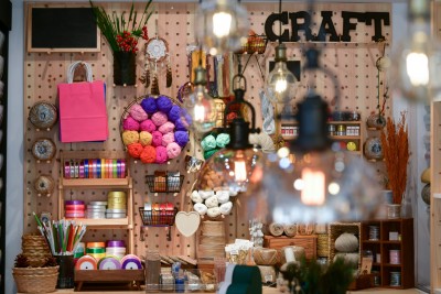 ޑޫޑްލްގެ އާ ފިހާރައެއް ހުޅުވައިފި، ސްޓޭޝަނަރީ އާއި އާޓް ސަޕްލައިޒްގެ އާ ތަޖުރިބާއެއް