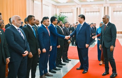 ރައީސް ޝީ ގެ ވާހަކަތައް އަޑު އިވުމުން ލޮލުން 'ކަރުނަ ހިލޭ ވަރުވޭ'!