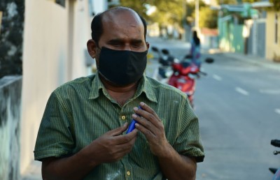 ރީލޯޑާއި ރާސްޓަސް ވިޔަފާރީގެ ކުރީ ސަފުގައި ލޯފަން މީހެއް