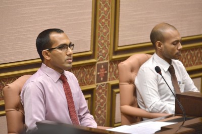 މަލީހުގެ އިތުބާރު ނެތްކަމުގެ މައްސަލަ ހުށަހަޅަން ސޮއި ހޯދަން ފަށައިފި