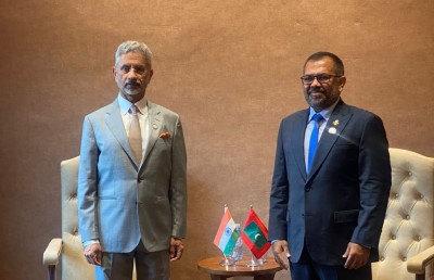 މިނިސްޓަރު ޒަމީރާއި ޖައިޝަންކަރު ބައްދަލު ކުރައްވައި މަޝްވަރާ ކުރައްވައިފި