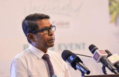 ޓޫރިޒަމް ދާއިރާގެ އެންމެންނަށް ކޮވިޑް ވެކްސިން ދޭ ފުރަތަމަ ގައުމަކަށް ރާއްޖެ ހަދަން ކެމްޕޭނެއް