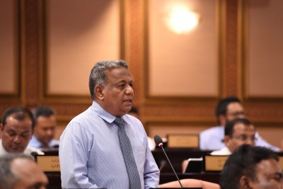 ބަޖެޓް އަނބުރާ ގެންގޮސް، 25 ބިލިއަނަށް ކުޑަކުރަން މައިނޯރިޓީ ލީޑަރު ގޮވާލައްވައިފި
