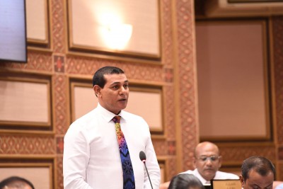 މަޖިލީހަކީ ކޯޓަކަށް ރައީސް ނަޝީދު ހައްދަވައިފި: ސިޔާމް