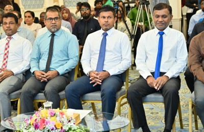 ހަތަރު ގަޑިއިރު މަސައްކަތްކުރަންޖެހޭ ގޮތަށް، ކުރީގެ ސިއްހީ ހިދުމަތްތެރިންގެ ދަފްތަރުގައި ރަޖިސްޓްރީވާން ހުޅުވާލައިފި