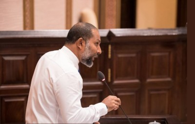 ސިޔާސީ ފިއްތުންތަކާ ހެދި ގައިދީއަކު މިނިވަނެއް ނުކުރާނަން: އިމްރާން