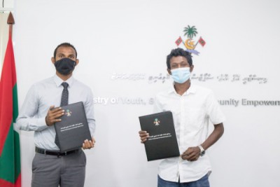 ތުރާކުނު ފުޓްބޯޅަ ދަނޑުގައި ޓާފް އެޅުމަށް ބަޔަކާ ހަވާލުކޮށްފި