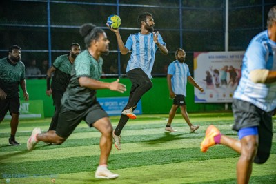 ޑަބްލިއުއެސްއޭ ހޭންޑްބޯލް ބެޓުލް: ނިއުއޭޖްއެސްސީ އާއި ފެމިލީ ބޭކާސް ބަލިނުވެ ސެމީއަށް