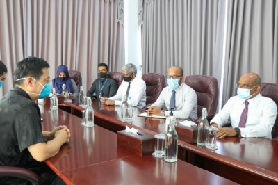 ޗައިނާ އަދި އިންޑިއާގެ ސަފީރުންނާ މިނިސްޓަރު ޝާހިދު ބައްދަލުކުރައްވައިފި