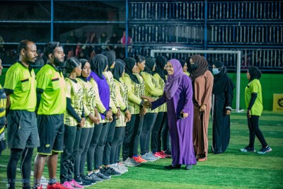 ޑަބްލިއުއެސްއޭ ހޭންޑްބޯލް ބެޓްލްގެ ދެ ޑިވިޝަންވެސް ފެމިލީ ބޭކާސް ކާމިޔާބުކޮށްފި