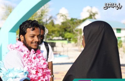 ރެޑްވޭވް ސަލީމާއި ދަރިފުޅަށް ޓިކެޓް ކަށަވަރުވެ، މަޖިލިހަށް ވާދަކުރައްވަނީ