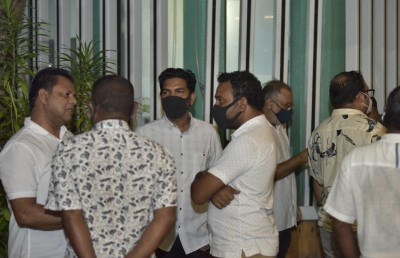 ތިޔަ ކުޅުނީ މުޅި ގައުމާ، އަހަރެމެން އެންމެންނާ!