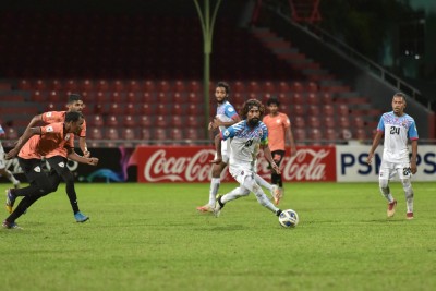 އައްޒާމުގެ މަލްޓި ޕޮޒިޝަނިންގް ހުނަރަށް ޝާޒްގެ ތައުރީފް