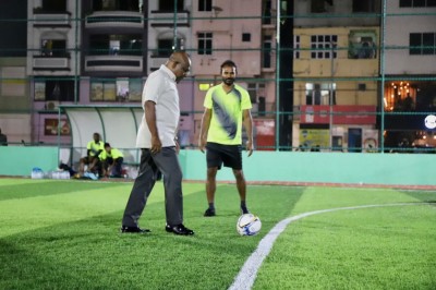 އަނދުން ހުސެއިނާއި ޝާހިދުގެ "މަދަރުސީ ދުވަސްވަރު" ކުޅުނު ލޮނުޒިޔާރަތް ދަނޑު ހުޅުވައިފި