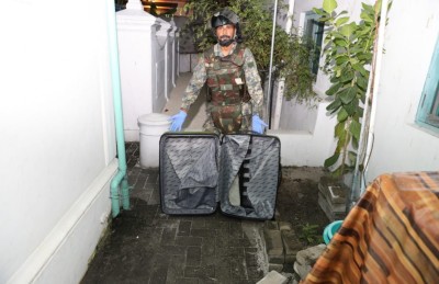 ބޮމެއް ކަމަށް ތުހުމަތު ކުރި ފޮށީގައި އެއްޗެއް ނެތް