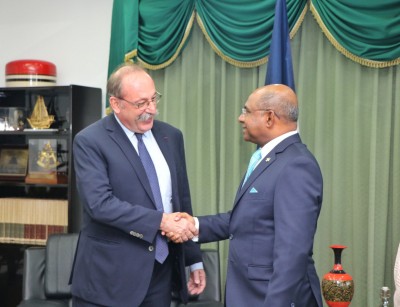 ފްރާންސުންވެސް ލޯނުތައް ފަސްކޮށްދީފި