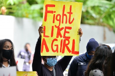 އިންޑިއާ މީހާ އުޅުނީ ގައިގައި އަތްލާން، ރޭޕެއް ނުކުރޭ: ފުލުހުން