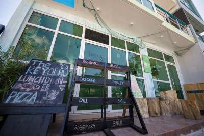 ގެސްޓްހައުސްތަކުގެ މެންބަޝިޕް ފީ ކުޑަކޮށްފި، ކުދި ތަންތަނުން ދައްކަންޖެހޭނީ 350 ޑޮލަރު