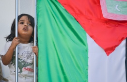 ރައީސްގެ އެދިވަޑައިގަތުމަށް ސިފައިންގެ ސްކްރީންގައި ފަލަސްތީންގެ ދިދަ