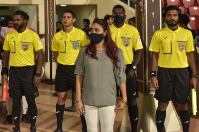 ޝާނީ، ދިވެހި ލީގުގެ ފުރަތަމަ އަންހެން މެޗު ކޮމިޝަނަރު