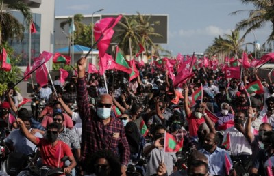 އިންސާފު ކޮބައިތޯ އަހަން އިދިކޮޅުން މުޅި ރާއްޖޭގައި މުޒާހަރާ ކުރަނީ