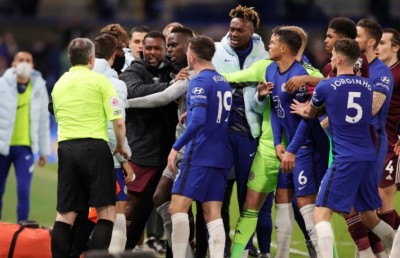 ކުޅުންތެރިންގެ އަރައިރުމާ ހެދި ޗެލްސީ އާއި ލެސްޓާ ޖޫރިމަނާ ކޮށްފި