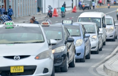 ކާފިއު ނޯންނަ ވަގުތު ހުރިހާ ޓެކްސީއަކުން ހިދުމަތް ދެވޭނެ: ޕޮލިސް