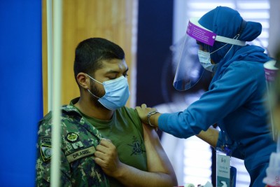 ސަބަބުތަކުގައި ހިފައި، ބަލިތަކުން ސަލާމަތްްވުމަށް ބޭސް ކުރަން ހުތުބާގައި ގޮވާލައިފި