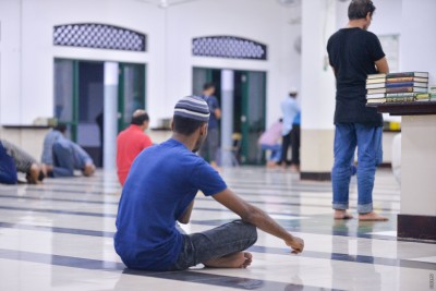 މިސްކިތްތަކަށް ދާ މީހުން އަމަލު ކުރަން ޖެހޭ ގައިޑްލައިން ނެރެފި