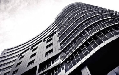 ސިޔާސީ މަގާމުތަކުގެ އިސްރާފު ހުއްޓުވަން ޖެހޭ!