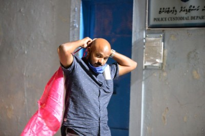 ދަރުބާރުގެ ކައިރީގައި ކުރި މުޒާހަރާއާ ގުޅިގެން ޝުޖާއު ވެސް ފުލުހަށް ހާޒިރުކޮށްފި