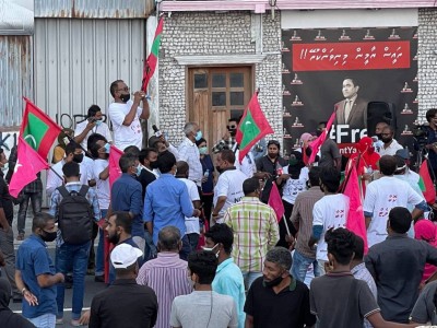 އަޅުގަނޑު ޖަލަށް ލާފައި ރައީސް ޔާމީން މިނިވަންކޮށްދީ: އަދުރޭ