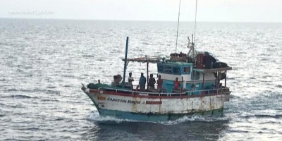 ހަ މީހުންނާއެކު ބޭރުގެ މަސް ބޯޓެއް ހިފަހައްޓައިފި